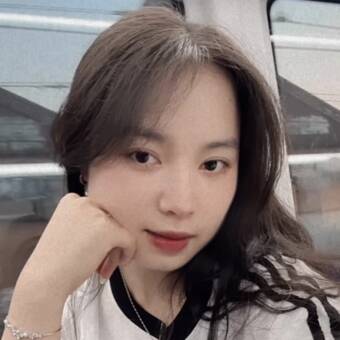 Linh, nail technician at HiQ Nails & Spa
